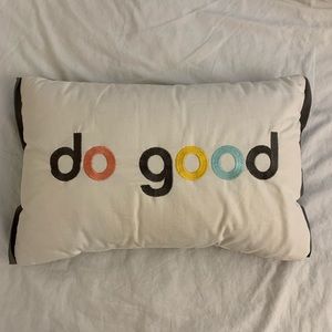 throw pillow